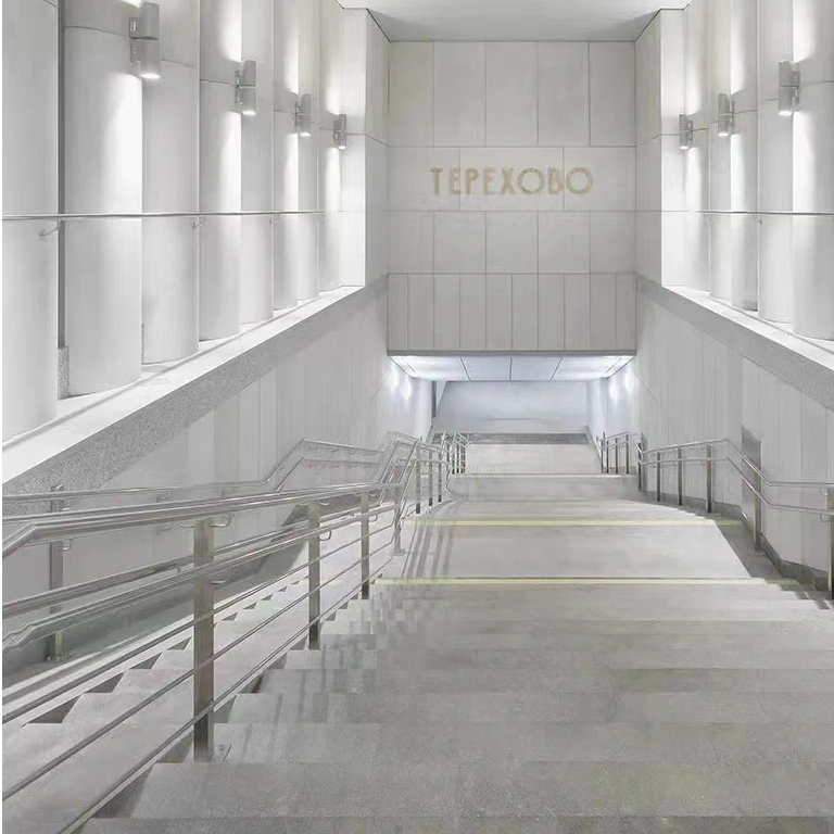 فوائد المؤشرات اللمسية في الأماكن العامة